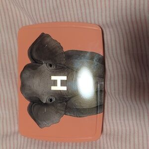 Hourglass elephant palette